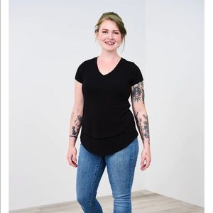 V-Neck Boyfriend Nursing Tee - Extra Small / Black